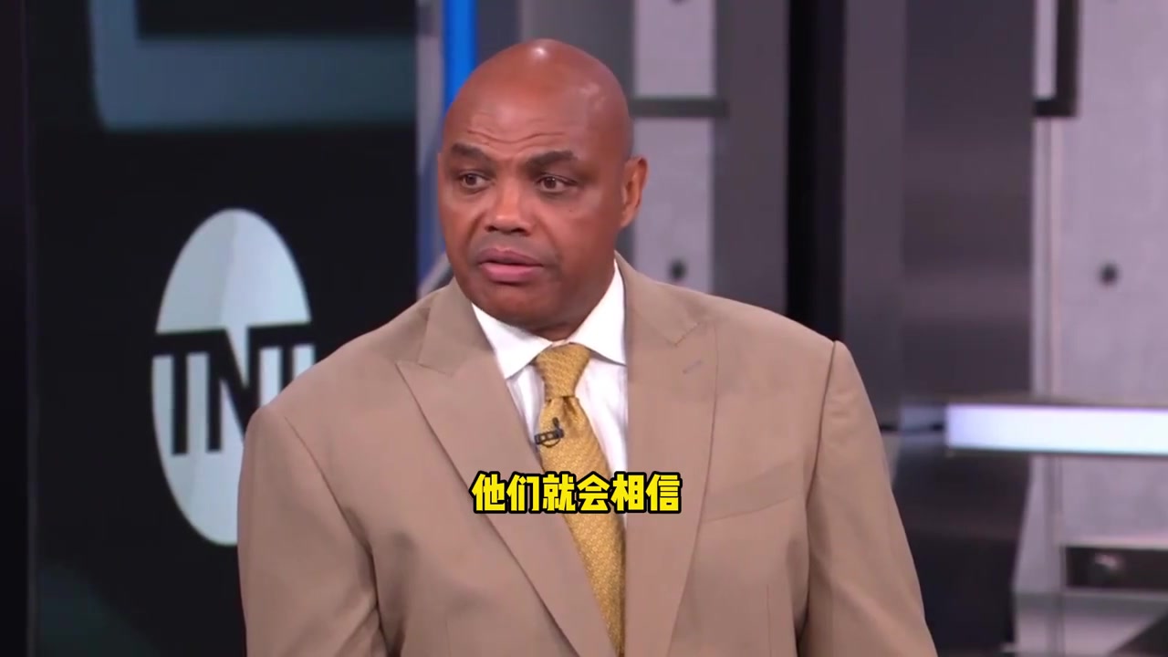 巴克利約基奇在控制著這支球隊之前很少看他暫停時情緒激動