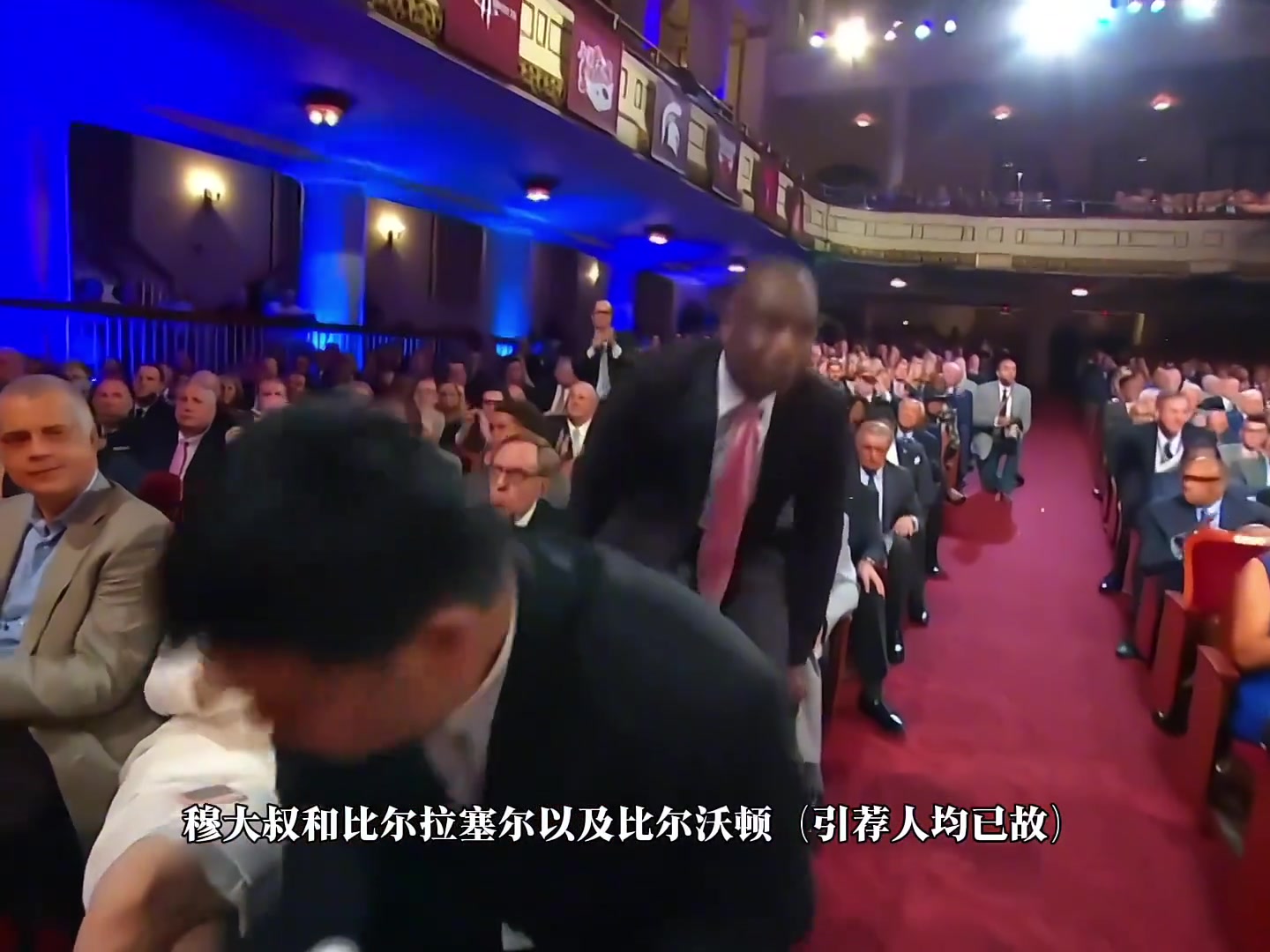 完美詮釋了謙遜與真誠這絕對(duì)是奈史密斯名人堂史上最精彩的演講